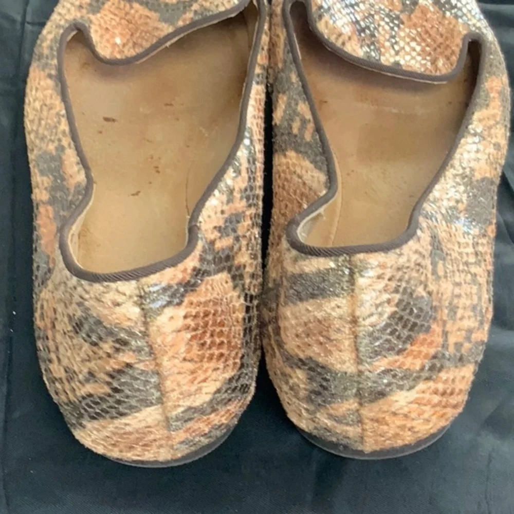 TAHARI Clementine Snakeskin Look Flats Soft Leather Lined 8M VGUC